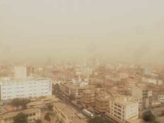 Dakar envahi par la poussière
Dakar plateau brouillé par la poussière